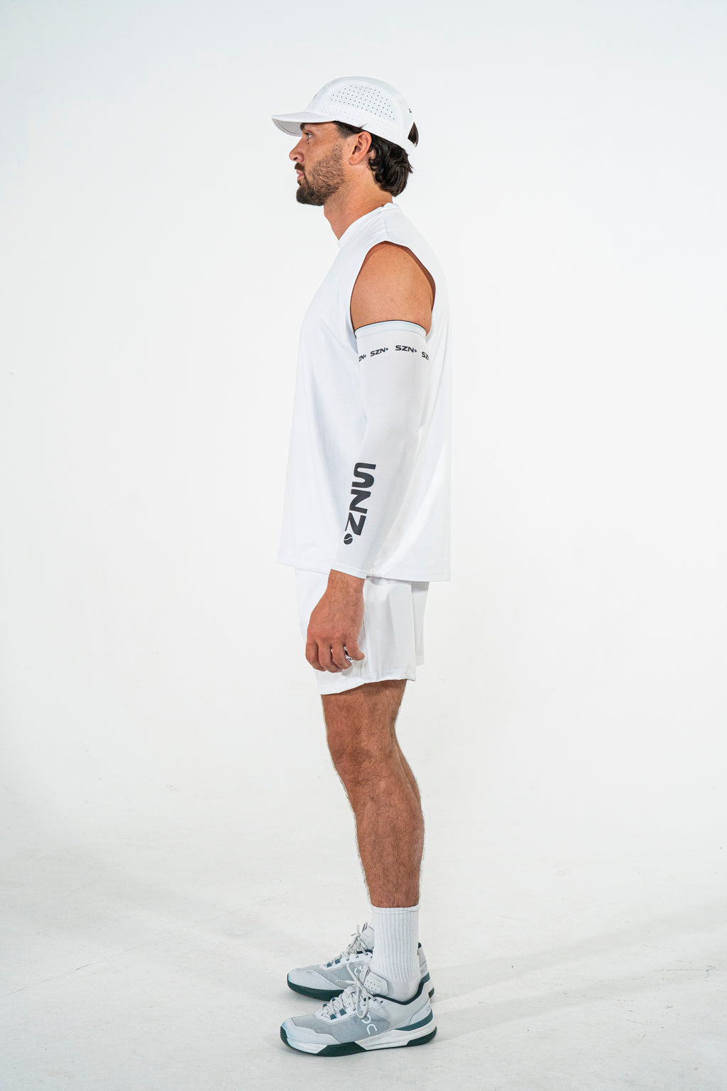 COURT VEST- WHITE