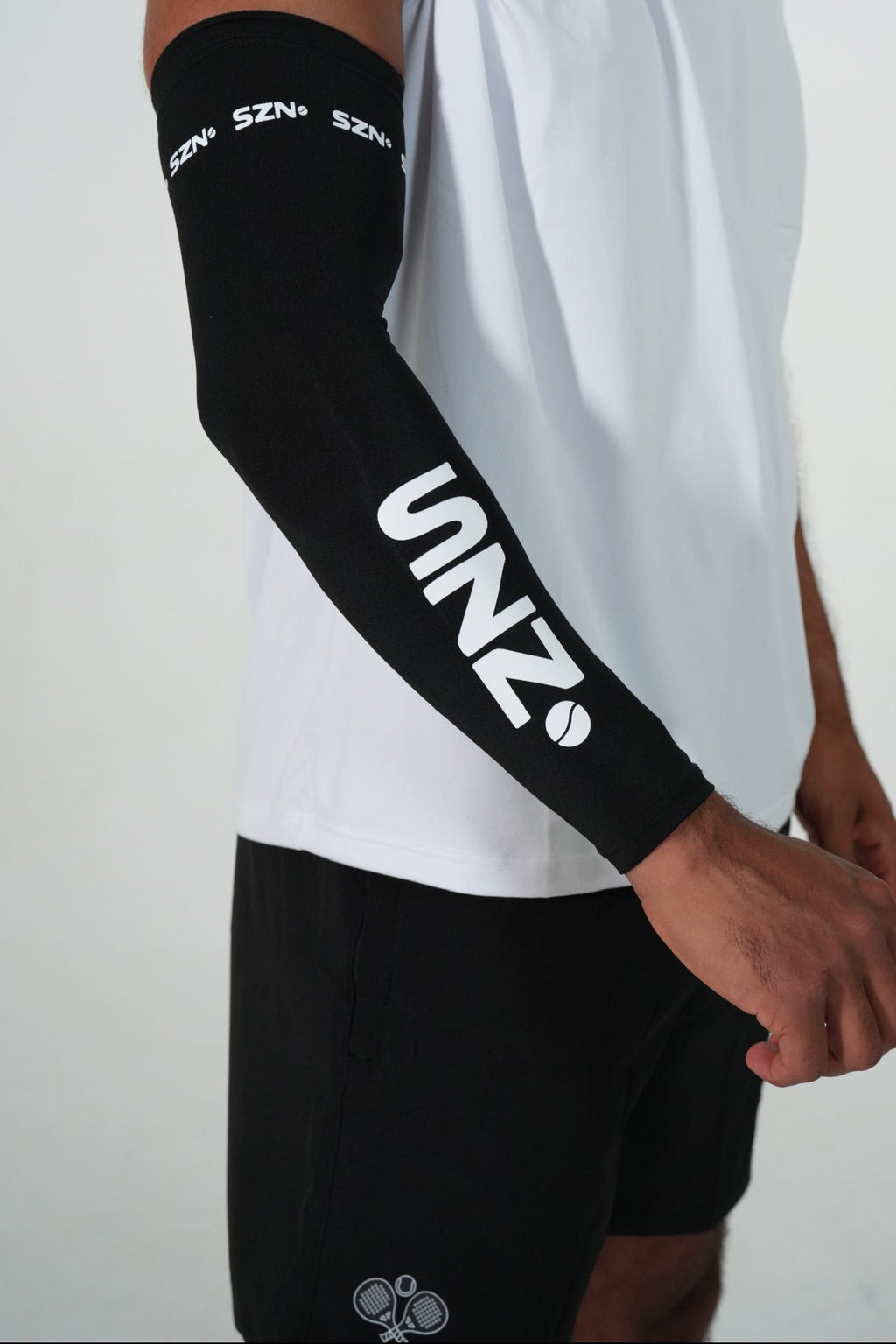 SZN COMPRESSION SLEEVE- BLACK
