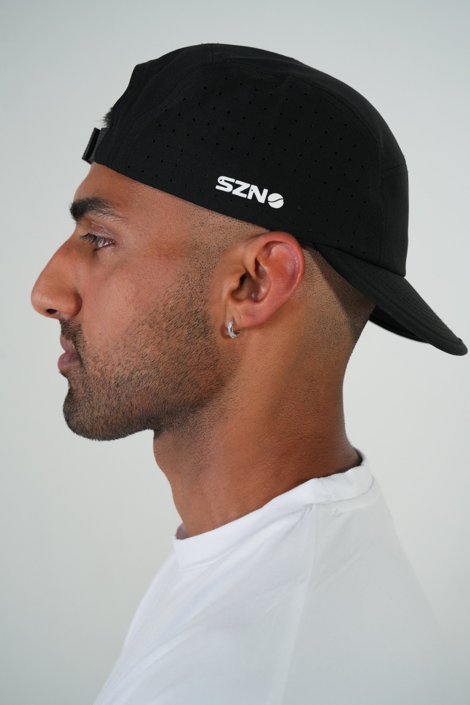 SZN PERFORMANCE CAP- BLACK