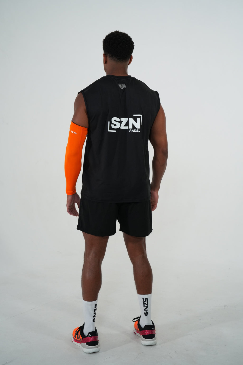 COURT VEST- BLACK