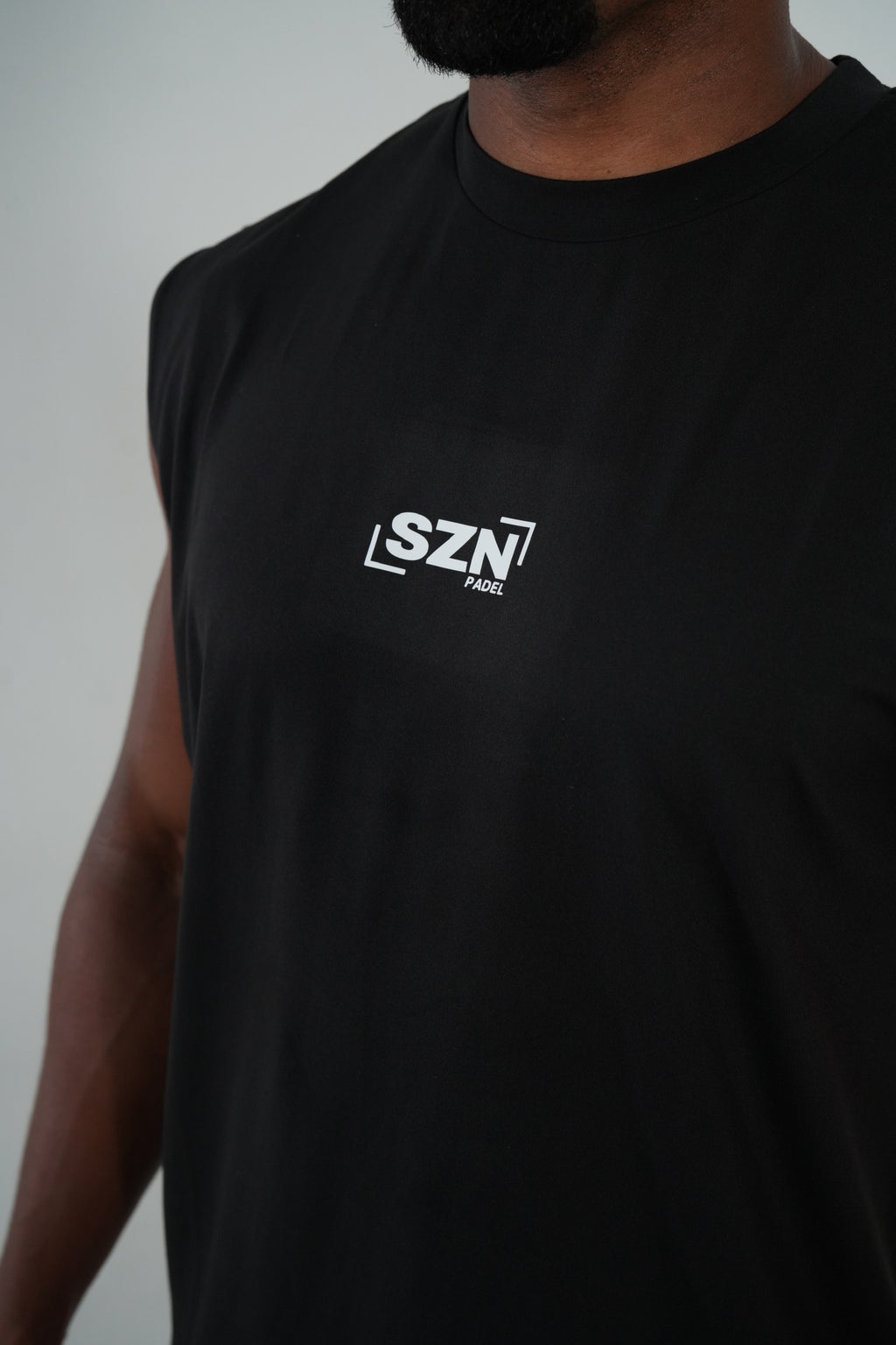 COURT VEST- BLACK
