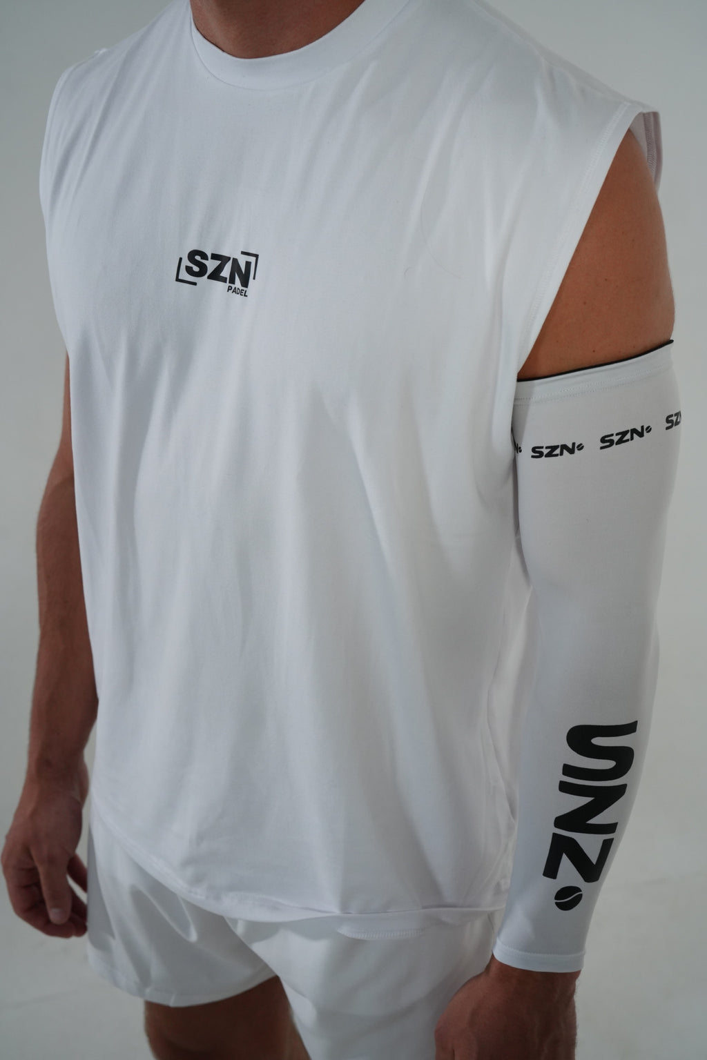 SZN COMPRESSION SLEEVE- WHITE